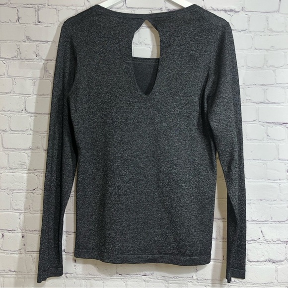 Ann Taylor ligth sweater in gray - Picture 4 of 8